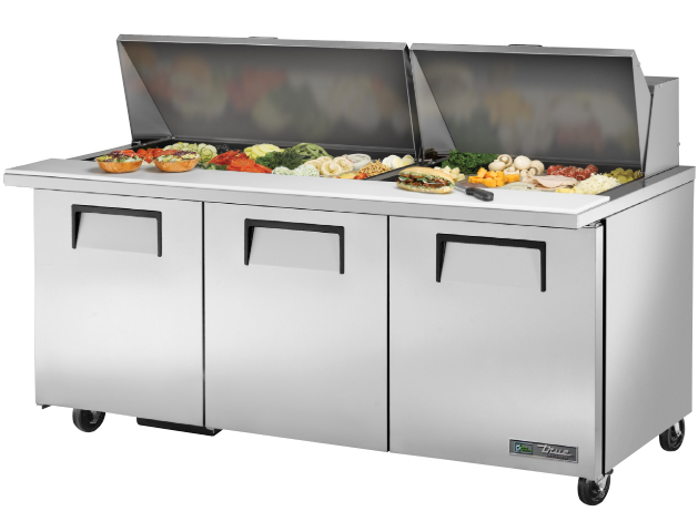 Mesa de preparación refrigerada de 72" con 30 recipientes Mega con Tapa Plana - True